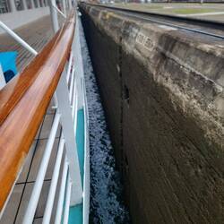 zwischen Schiff und Mauer liegen nur ca 1,5m