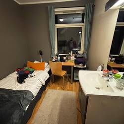 Enter Backpack Hotel: Das Zimmer ist schon sehr spartanisch