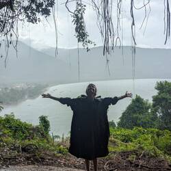 Regen hat uns (beide!) noch nie vom Wandern abgehalten. Wie war das mit der richtigen Kleidung? 😇