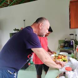 Der Avocadosalat steht an.