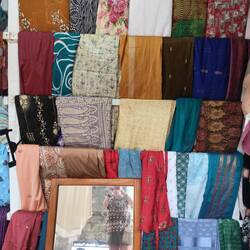 Soooo viele schöne Seidenstoffe