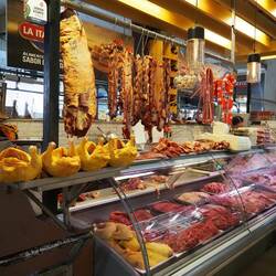 Man bemerke den Unterschied zur Markthalle in Cusco