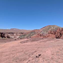 Rainbow Valley, in echt sahen die Berge noch Grüner aus