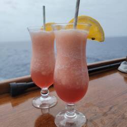 Zurück auf fem Schiff erstmal einen leckeren Cocktail🥰