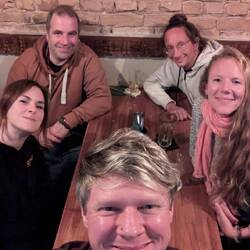 Lutz, Evi, Kay, Annie, Rolf gegen den Uhrzeigersinn