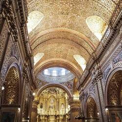 Jesuitenkirche, sehr prunkvoll....