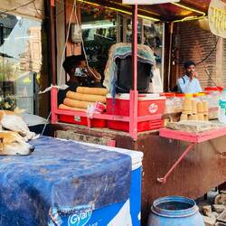 he knows how 😂😂