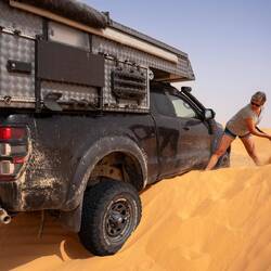 Alle schaufeln was das Zeug hält