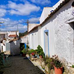 Penina, das malerische Dorf am Fusse des Berges