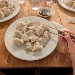 The Dumpling Hut in Montréal - Große Empfehlung! Clemi kennt sie auch schon :)