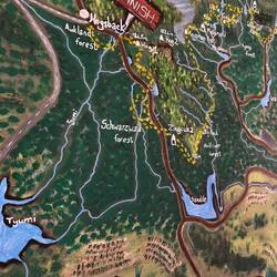 The Black Forest is basically neben an. Mega gut