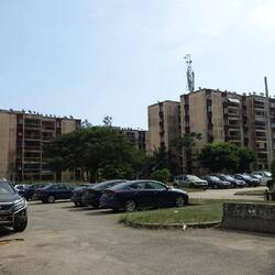 Grünau (Plattenbauviertel) in Abidjan - man könnte denken es ist in Deutschland