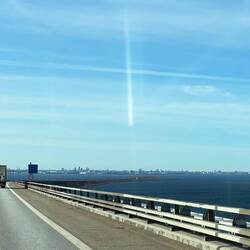 ... und dann führt die Straße in (durch 😉) das Meer