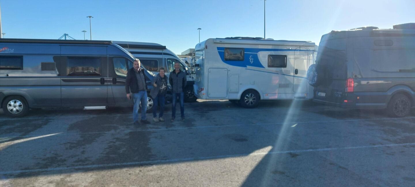 Warten auf die Fähre 🥱🥱🥱