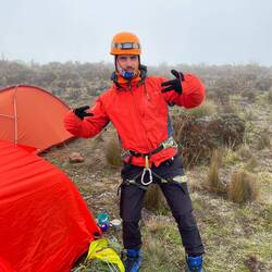 Se le ha subido el piolet a la cabeza