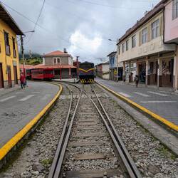 Railway mitten durch den Ort