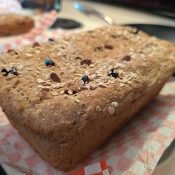 And for the space left in the oven I also baked some bread for our skiing trip to Whistler