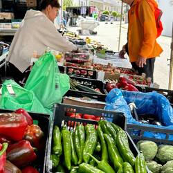 Market day: vegetables...