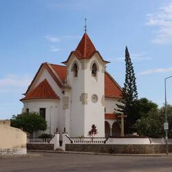 In Lobito besichtige ich die Kirche...