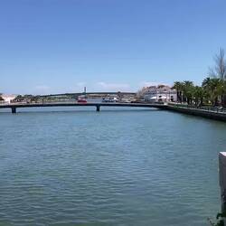 Ferienstimmung auf der alten Brücke