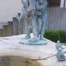 Eine niedliche Vogeltränke