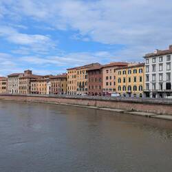 The Arno River, downstream from Firenze