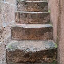 Enges Treppenhaus zum Domdach