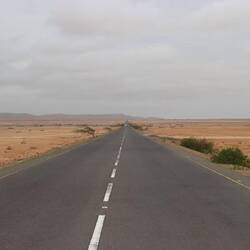 Die Straße ist oft wie mit einem Lineal gezogen...