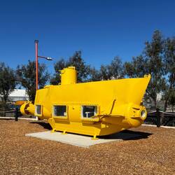 We all live in a yellow submarine (Beatles)