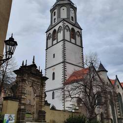 Frauenkirche mit Tuchmachertor
