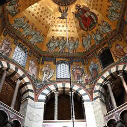 ... Mosaiken wie in Ravenna oder Palermo ...