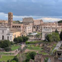 Blick vom Palatin auf Forum Romanum und Colosseum