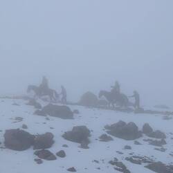 Die beiden auf dem Pferd