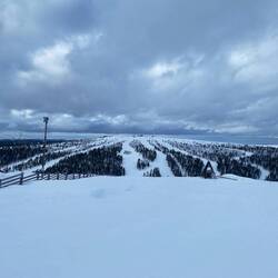 Hier ist eine Seite des Skigebiets zu sehen...