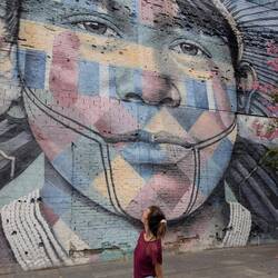 Hier findet man auch das früher größte Graffiti der Welt -gleicher Künstler hat mittlerweile größere