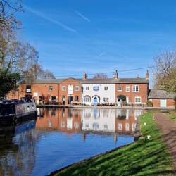 Will nipped in to The Swan at the junction for a burger and pint