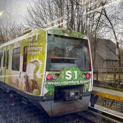Mit der S1 weiter zum Hamburg Airport