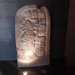 Museum in Campeche. Stele aus einem Kultzentrum