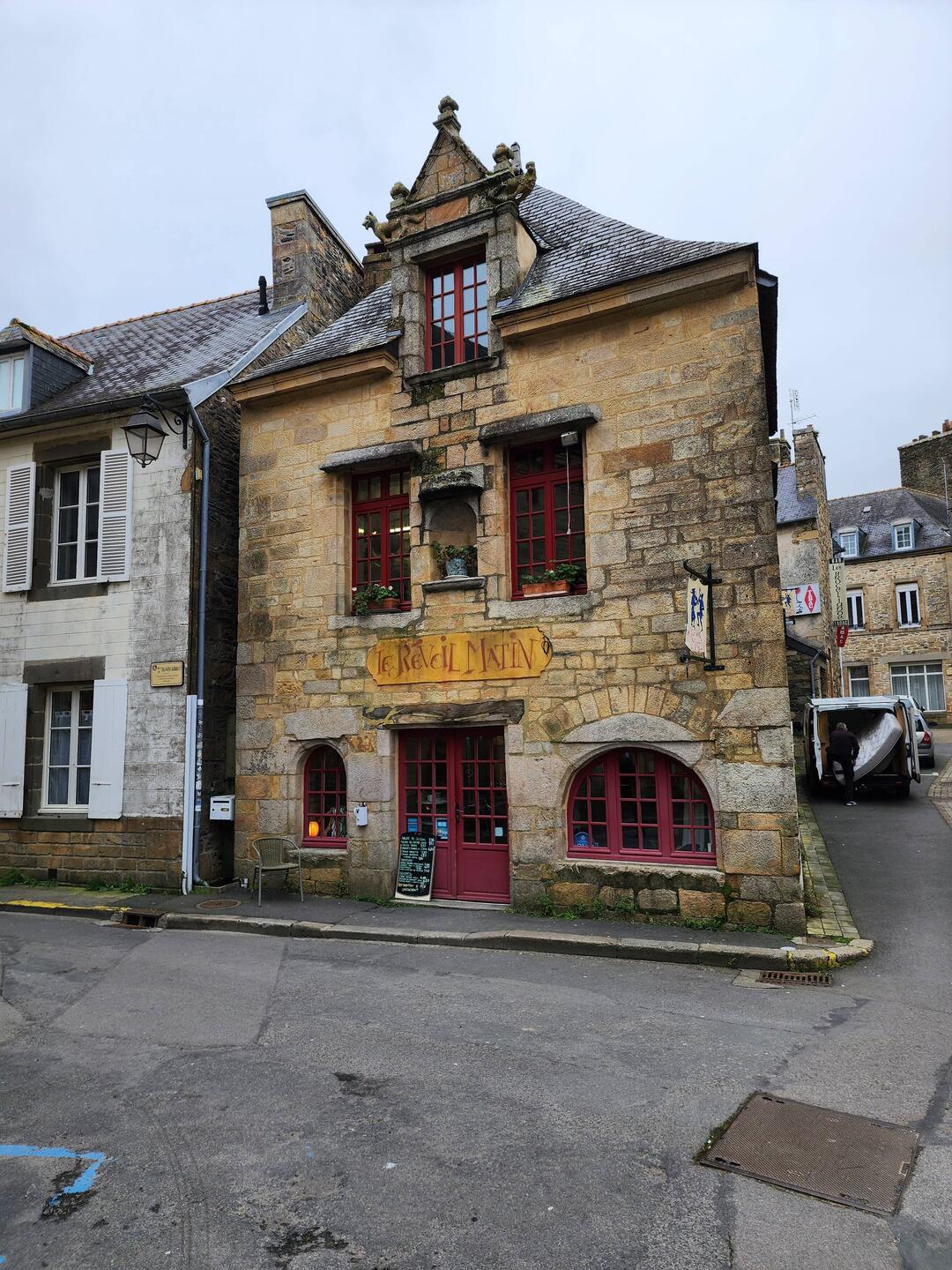 Built during the first half of the 16th century. This was an old Inn.