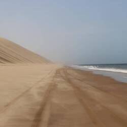...die Dünen werden immer höher und der Sand immer weicher