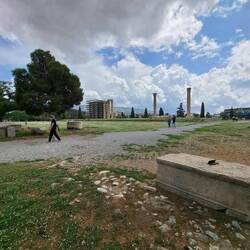 Zeus Tempel...leiser im Baugerüst. So lässt sich die Größe nur erahnen.