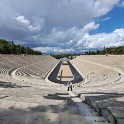 Auf dem Modell lag das Stadion gleich neben dem Zeus Tempel. Das musste also auch noch sein