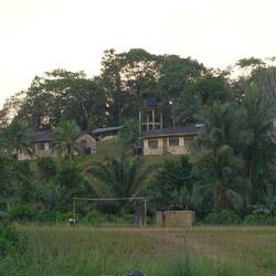 Vor dem Ankasa Reserve wurde hier eine große Lodge gebaut