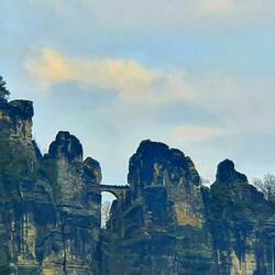 Blick auf die Bastei mit Basteibrücke