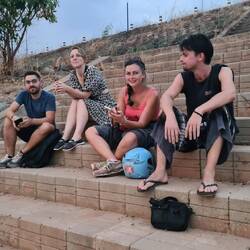 Am Fluss treffen wir Stephan und Mathilde