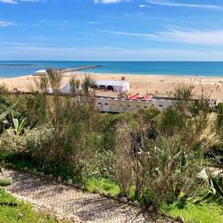 Blick vom Park zur Praia da Rocha