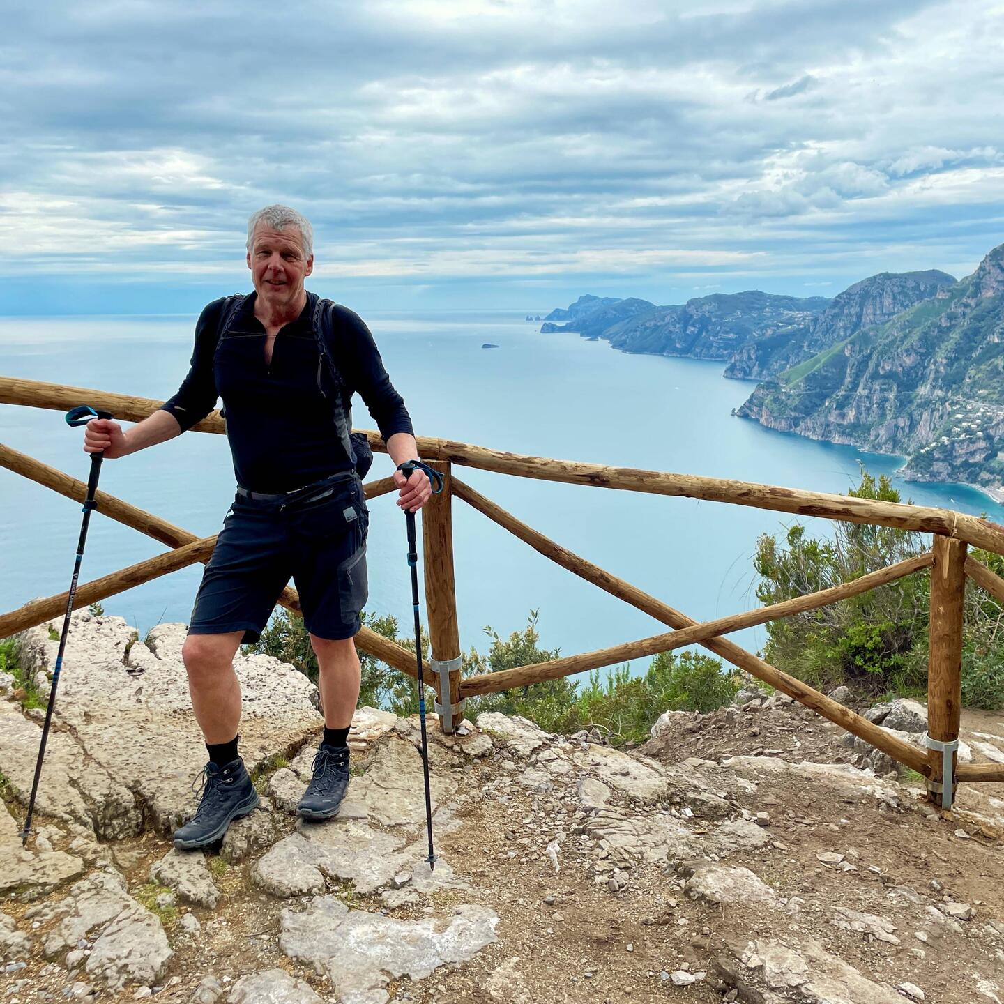 Michael wandert auf dem Weg der Götter