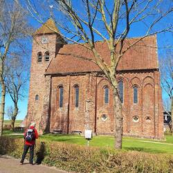...mit seiner oude Kerk.