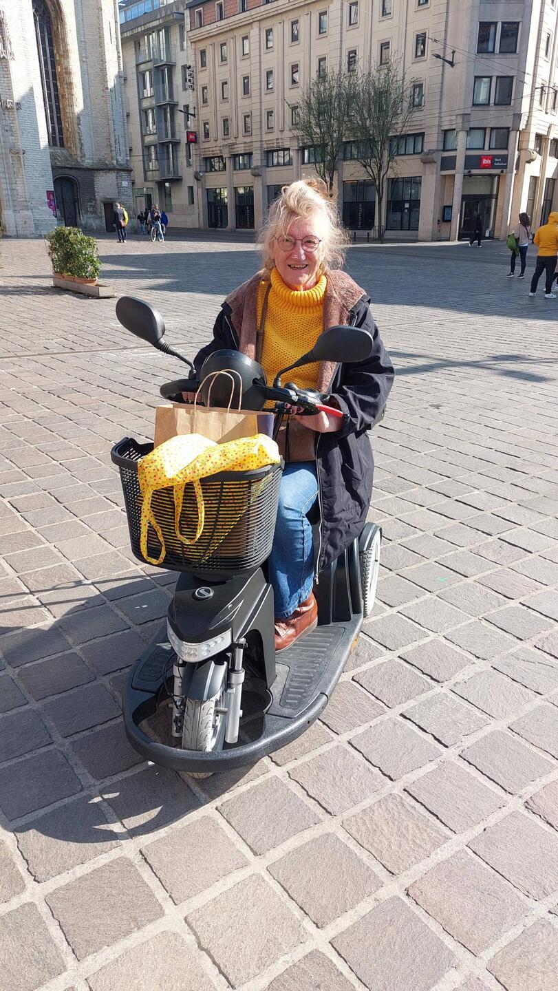 Carine mit ihrem Gefährt