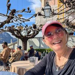 Sipping wine in Bellagio